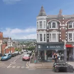 One Bedroom Apartment Muswell Hill - First Floor